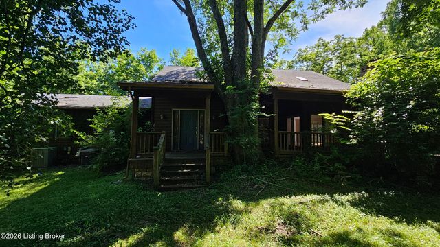 8018 St Anthony Church Rd, Louisville, KY 40214