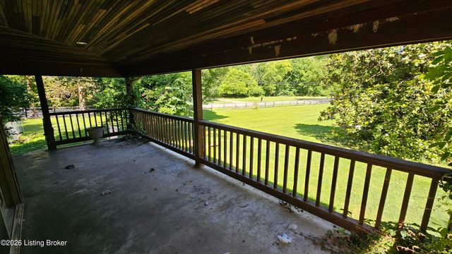 8018 St Anthony Church Rd, Louisville, KY 40214