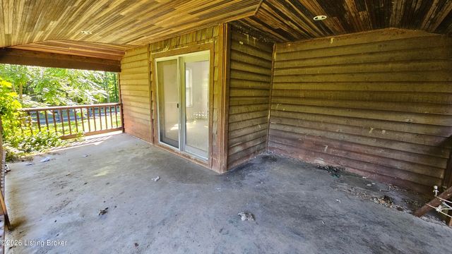 8018 St Anthony Church Rd, Louisville, KY 40214