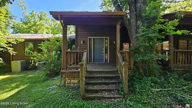 8018 St Anthony Church Rd, Louisville, KY 40214