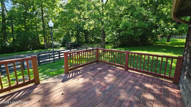 8018 St Anthony Church Rd, Louisville, KY 40214