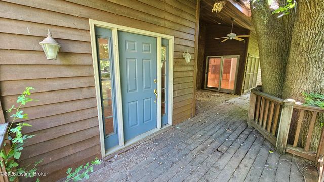 8018 St Anthony Church Rd, Louisville, KY 40214