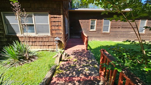 8018 St Anthony Church Rd, Louisville, KY 40214
