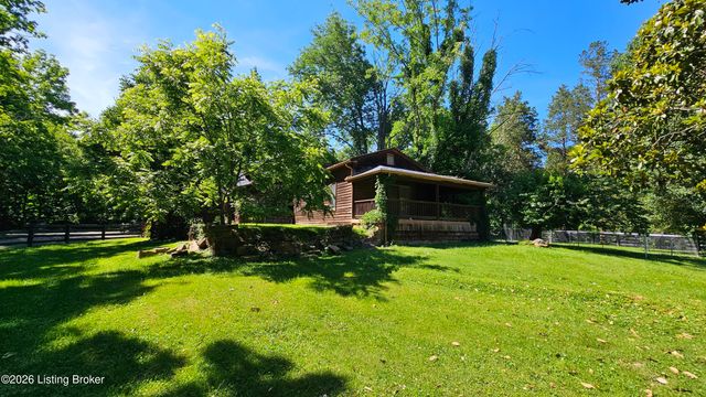 8018 St Anthony Church Rd, Louisville, KY 40214