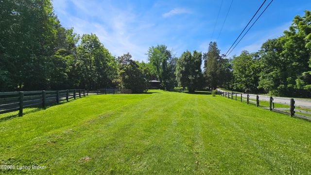 8018 St Anthony Church Rd, Louisville, KY 40214