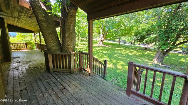 8018 St Anthony Church Rd, Louisville, KY 40214