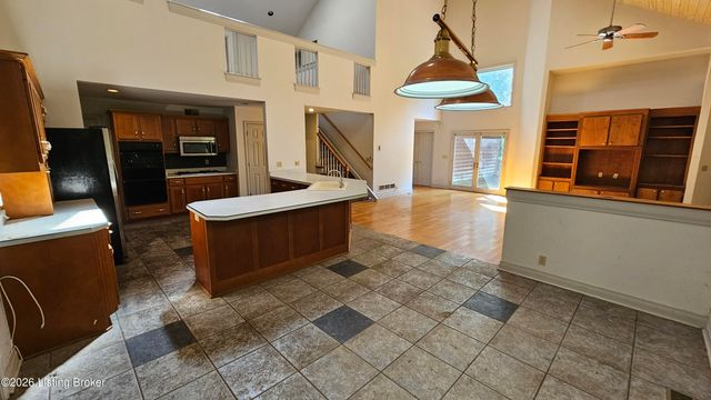 8018 St Anthony Church Rd, Louisville, KY 40214