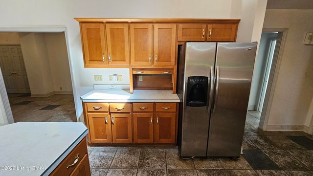 8018 St Anthony Church Rd, Louisville, KY 40214