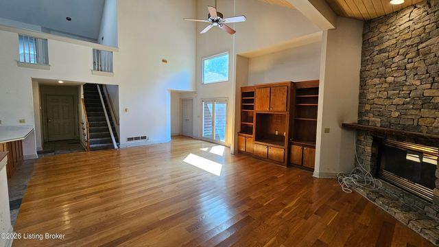 8018 St Anthony Church Rd, Louisville, KY 40214