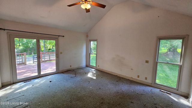 8018 St Anthony Church Rd, Louisville, KY 40214