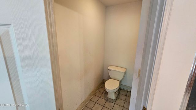 8018 St Anthony Church Rd, Louisville, KY 40214