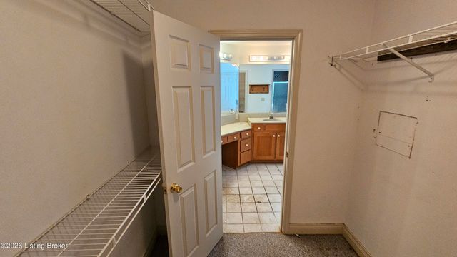 8018 St Anthony Church Rd, Louisville, KY 40214