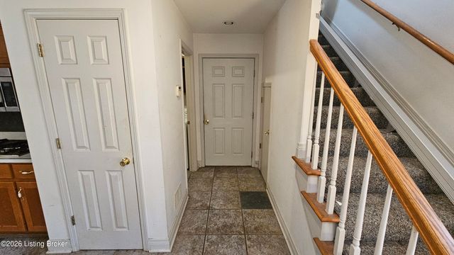 8018 St Anthony Church Rd, Louisville, KY 40214