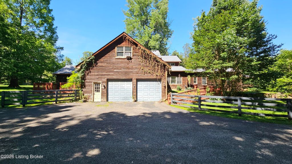 8018 St Anthony Church Rd, Louisville, KY 40214