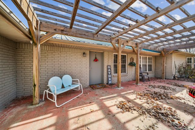 133 SW 650 Road, Chouteau, OK 74337