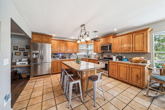 133 SW 650 Road, Chouteau, OK 74337