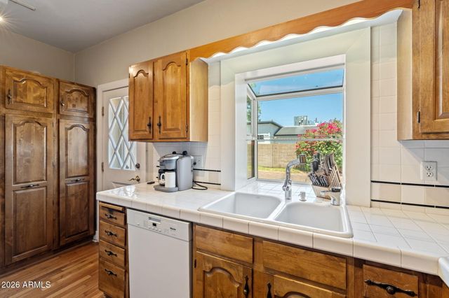 14 W COLTER Street, Phoenix, AZ 85013