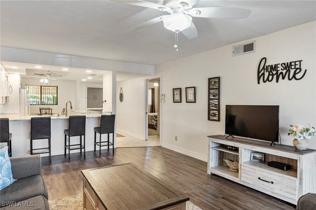 4719 SE 17th PL 103, Cape Coral, FL 33904