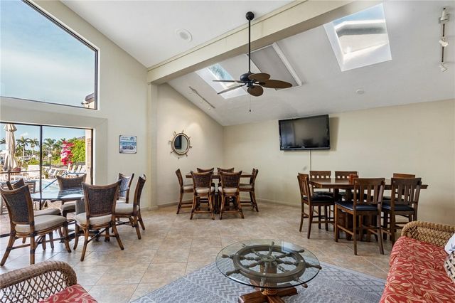 4719 SE 17th PL 103, Cape Coral, FL 33904