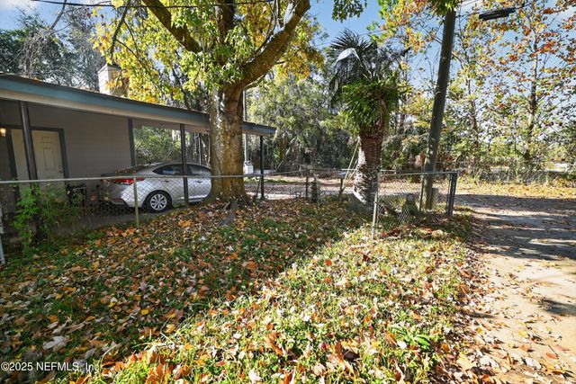 8545 MATERA Avenue, Jacksonville, FL 32244