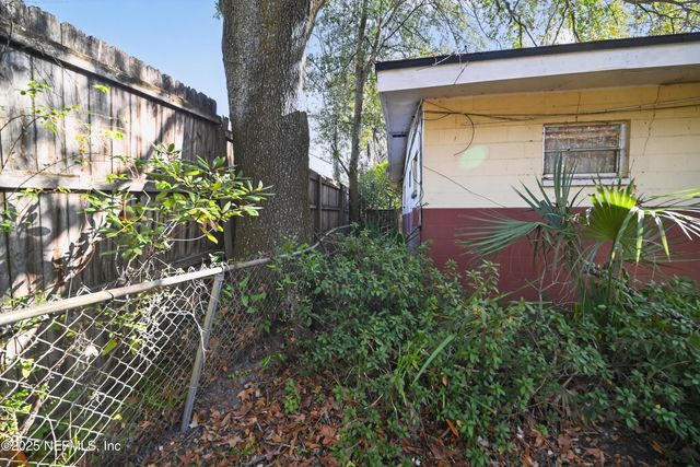 8545 MATERA Avenue, Jacksonville, FL 32244