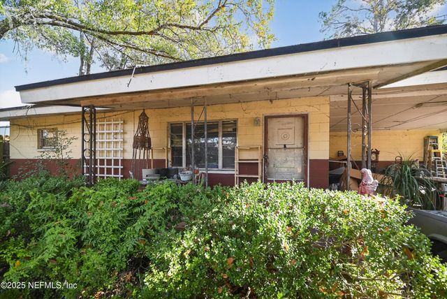 8545 MATERA Avenue, Jacksonville, FL 32244