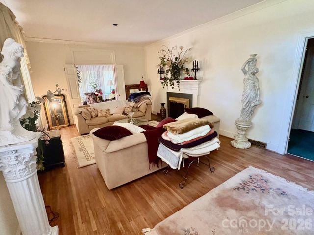 1612 S New Hope Road, Gastonia, NC 28054