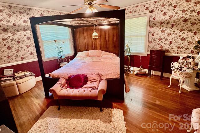 1612 S New Hope Road, Gastonia, NC 28054