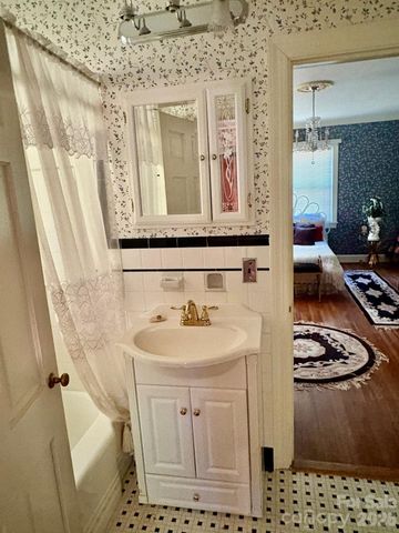 1612 S New Hope Road, Gastonia, NC 28054