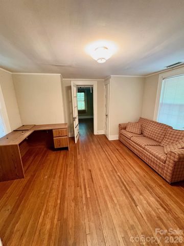 1612 S New Hope Road, Gastonia, NC 28054