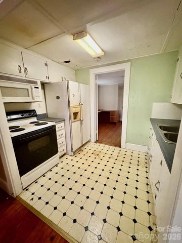 1612 S New Hope Road, Gastonia, NC 28054