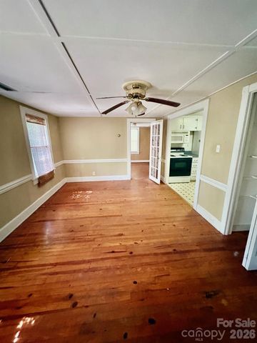 1612 S New Hope Road, Gastonia, NC 28054