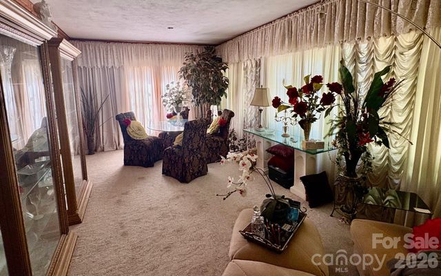 1612 S New Hope Road, Gastonia, NC 28054