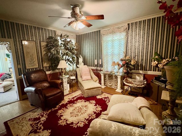 1612 S New Hope Road, Gastonia, NC 28054