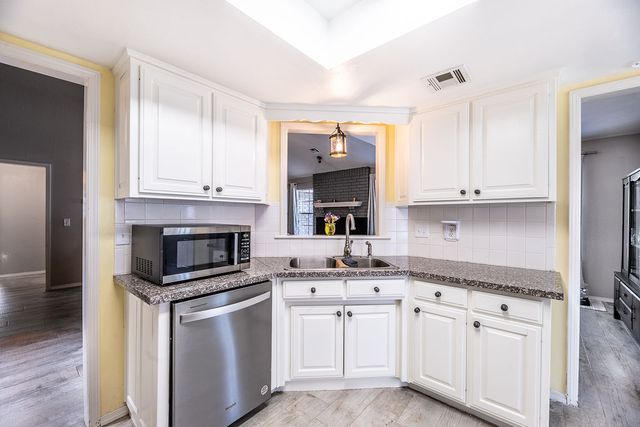 1106 N Flamingo Road, Rogers, AR 72756