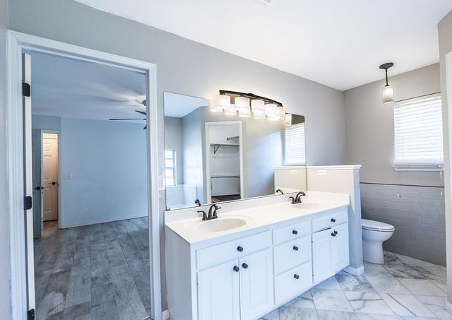 1106 N Flamingo Road, Rogers, AR 72756