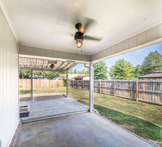 1106 N Flamingo Road, Rogers, AR 72756