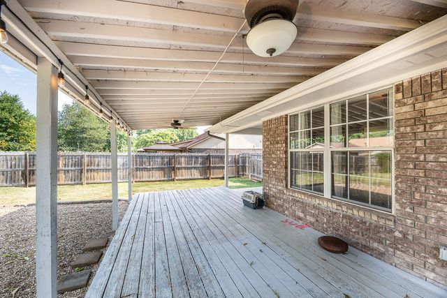 1106 N Flamingo Road, Rogers, AR 72756