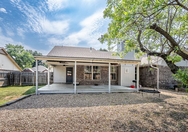 1106 N Flamingo Road, Rogers, AR 72756
