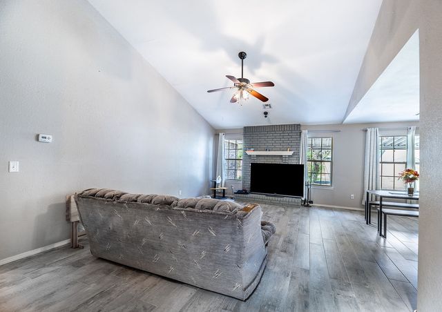 1106 N Flamingo Road, Rogers, AR 72756