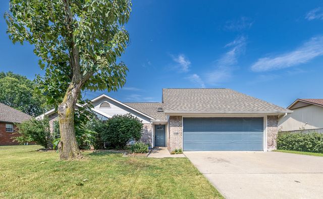 1106 N Flamingo Road, Rogers, AR 72756
