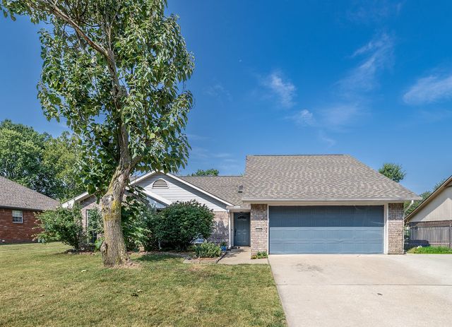 1106 N Flamingo Road, Rogers, AR 72756