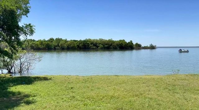 5776 County Road 927, Nevada, TX 75173