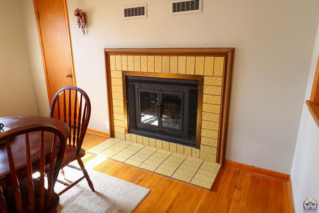 944 Oxford Dr, Emporia, KS 66801