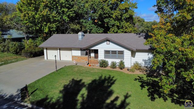 944 Oxford Dr, Emporia, KS 66801