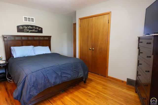 944 Oxford Dr, Emporia, KS 66801