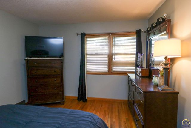 944 Oxford Dr, Emporia, KS 66801