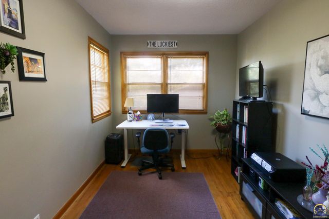 944 Oxford Dr, Emporia, KS 66801