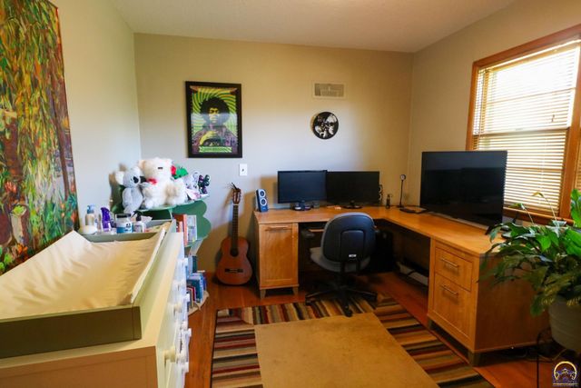 944 Oxford Dr, Emporia, KS 66801