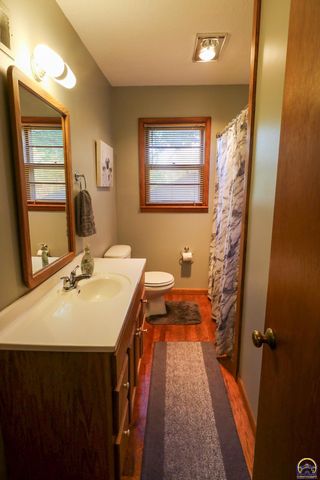 944 Oxford Dr, Emporia, KS 66801